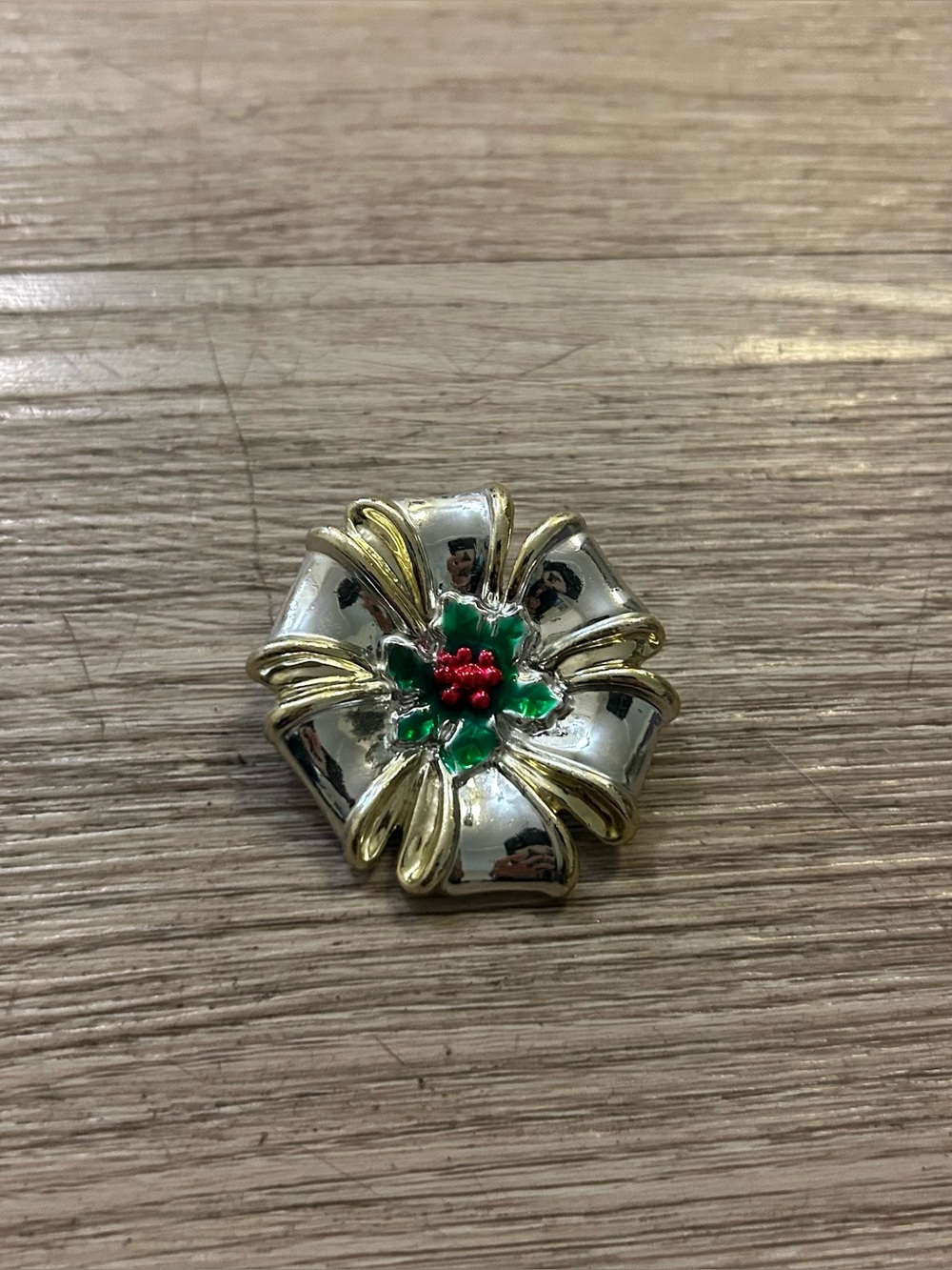 Vintage Silvertone Pointsetta Brooch